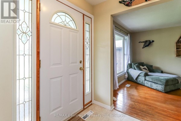 Bedroom 2 - 718 Birchwood Drive, Midland, ON L4R2P7 Photo 5