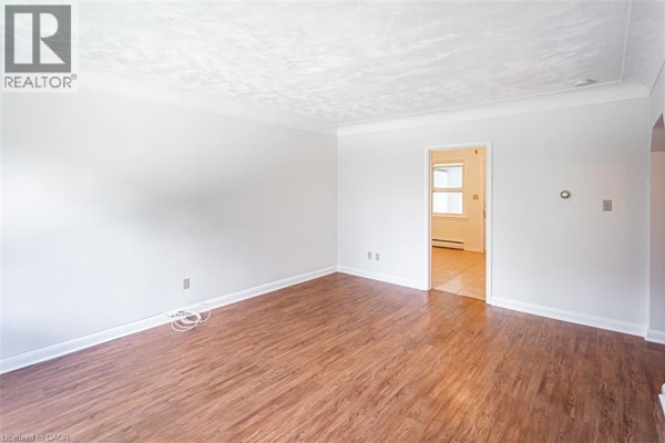 Kitchen - 718 Ross Street Unit# 2, Burlington, ON L7S1S2 Photo 4