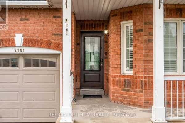 Family room - 7181 Tabbyman Walk, Mississauga, ON L5W1K4 Photo 3