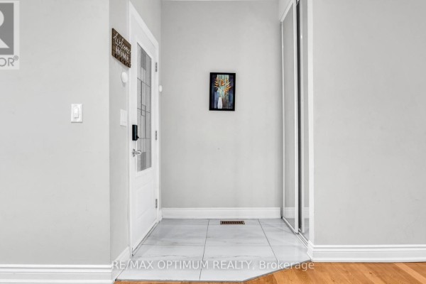 Kitchen - 7181 Tabbyman Walk, Mississauga, ON L5W1K4 Photo 4