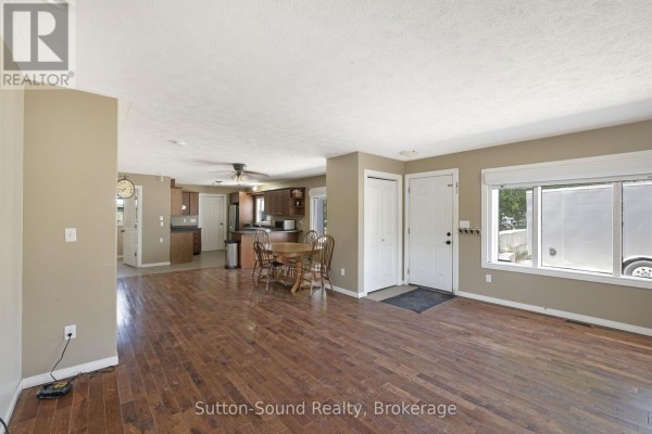 Kitchen - 7182 Highway 21, Arran Elderslie, ON N0H1A0 Photo 2