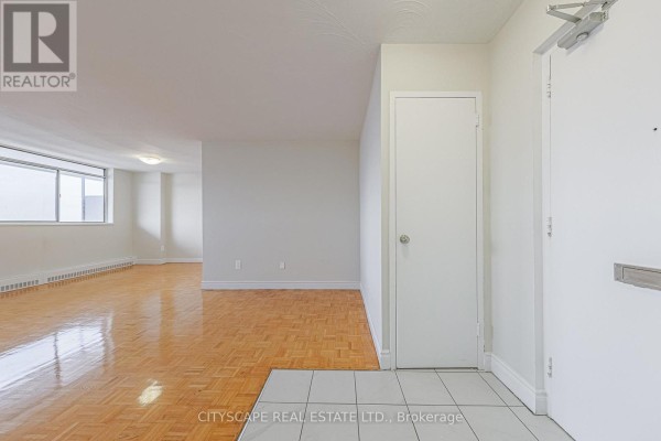 Kitchen - 719 - 100 Rowena Drive, Toronto, ON M3A1P9 Photo 5