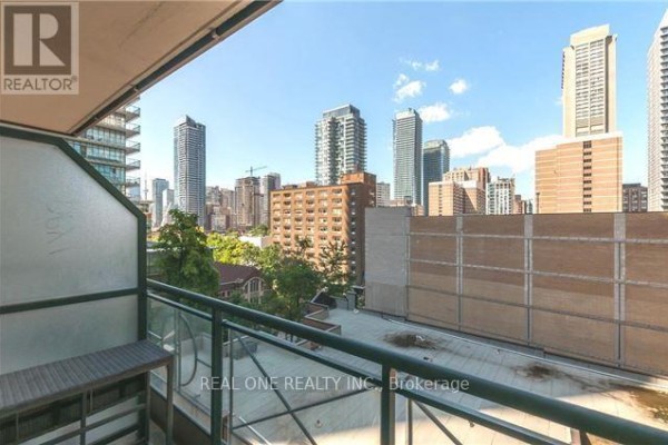 719 - 35 Hayden Street, Toronto