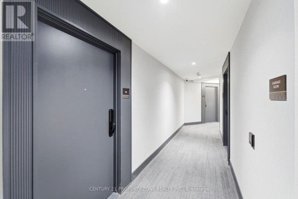 719 - 405 Dundas Street W, Oakville, ON L6M4M2 Photo 4