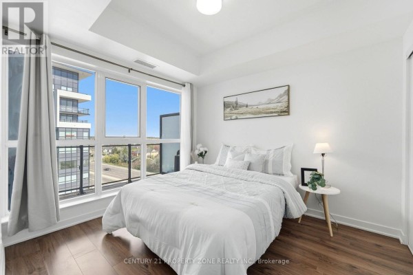 719 - 405 Dundas Street W, Oakville, ON L6M4M2 Photo 5
