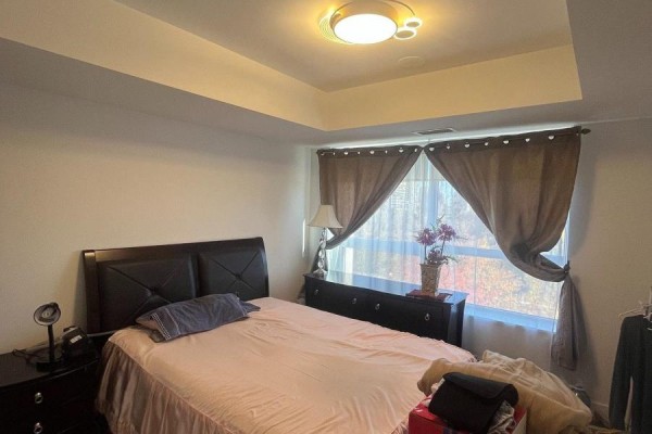 Primary Bedroom - 719 - 8 Cedarland Drive, Markham, ON L6G0H4 Photo 4