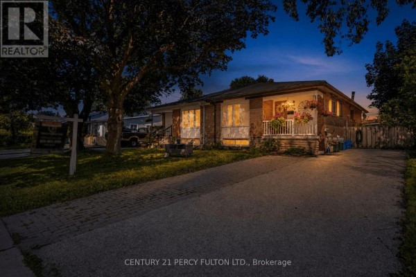 719 Balaton Avenue, Pickering, ON, photo 2