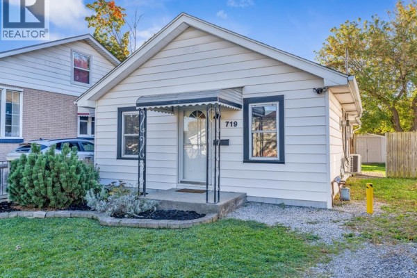 Laundry room - 719 Hildegarde, Windsor, ON N8X2Z9 Photo 2