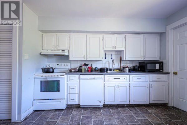 72,74,76 Parkview Drive, Charlottetown, PE C1A2E2 Photo 5