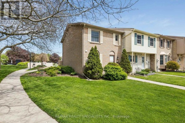 72 - 580 Eyer Drive, Pickering, ON, photo 3