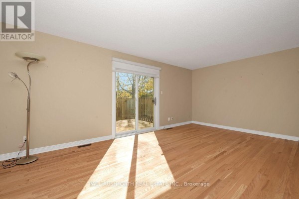 Living room - 72 - 820 Cahill Drive W, Ottawa, ON K1V9K4 Photo 4