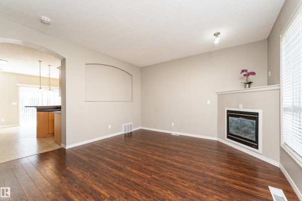 Primary Bedroom - #72 13825 155 Av Nw, Edmonton, AB T6V0B8 Photo 5