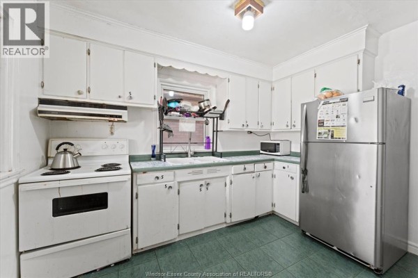 Utility room - 72-74 Hanna Street East, Windsor, ON N8X2M9 Photo 4