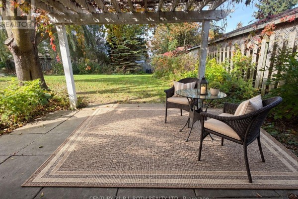 Great room - 72 Allan Street, Scugog, ON L9L1E6 Photo 3
