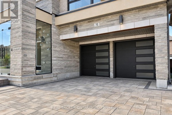 Great room - 72 Brookfam Street, Richmond Hill, ON L4S0J1 Photo 5