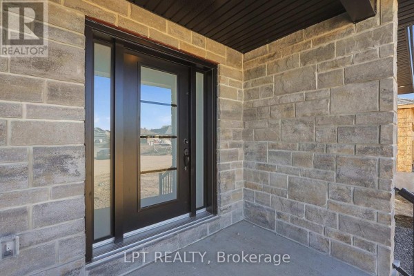 72 Chateauguay Street, Russell, ON, photo 2