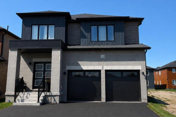 Kitchen - 72 Dusenbury Drive, Loyalist, ON K0H2H0 Photo 2