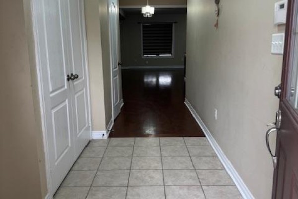 72 Goodsway Trail, Brampton, ON L7A4A5 Photo 3