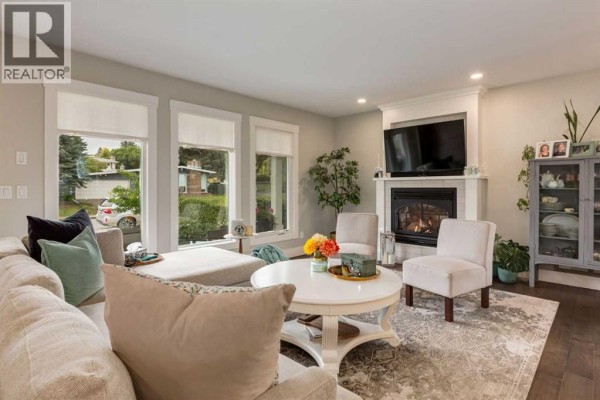 Living room - 72 Heston Street Nw, Calgary, AB T2K2C1 Photo 2