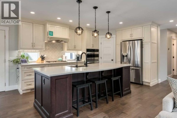 Kitchen - 72 Heston Street Nw, Calgary, AB T2K2C1 Photo 4