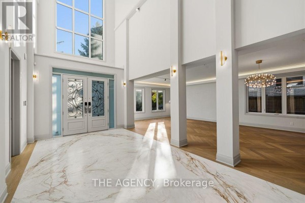 Living room - 72 Lord Seaton Road, Toronto, ON M2P1K5 Photo 5