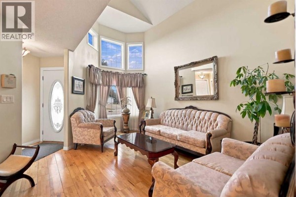 Kitchen - 72 Oak Drive, Red Deer, AB T4P0B8 Photo 4