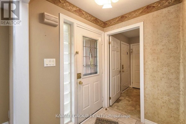 Living room - 72 Osprey Ridge Road, Barrie, ON L4M6P3 Photo 2