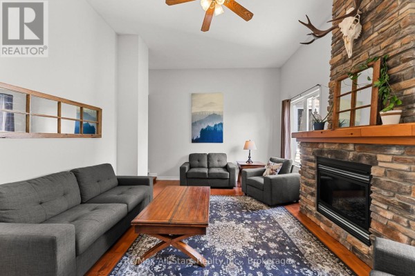 Family room - 72 Patterson Road, Kawartha Lakes, ON K0M1N0 Photo 5