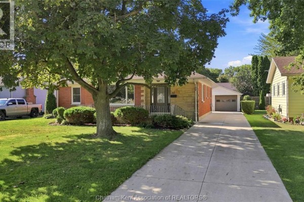 72 Phair Avenue, Wallaceburg, ON, photo 2
