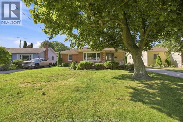72 Phair Avenue, Wallaceburg, ON, photo 3
