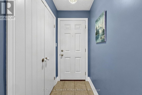 Family room - 72 Queen Street, New Tecumseth, ON L9R1L1 Photo 3