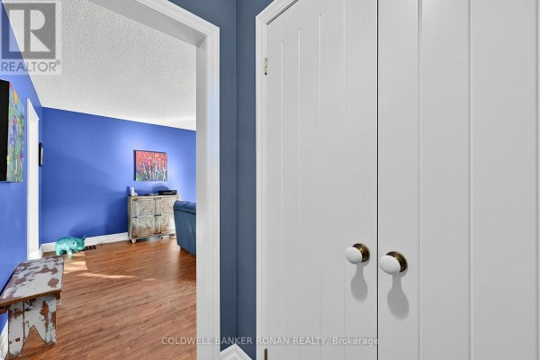 Primary Bedroom - 72 Queen Street, New Tecumseth, ON L9R1L1 Photo 4
