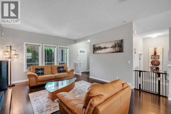 Living room - 72 Redstone Common Ne, Calgary, AB T3N0K1 Photo 3