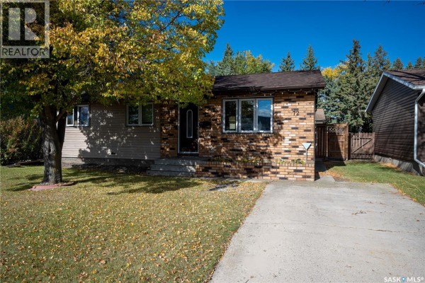 Living room - 72 Redwood Drive, Yorkton, SK S3N2X7 Photo 2