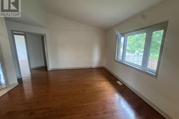 Bedroom 2 - 72 Ridge Road S, Fort Erie, ON L0S1B0 Photo 4