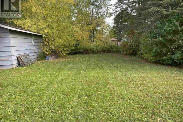 Living room - 72 South Eden St, Sault Ste  Marie, ON P6C5N5 Photo 4