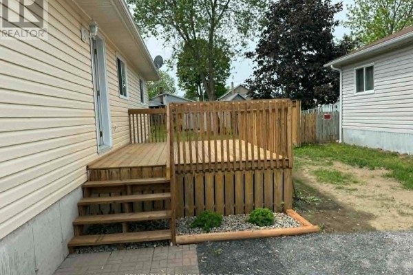 72 St Lawrence Street, South Dundas, ON K0C1X0 Photo 5