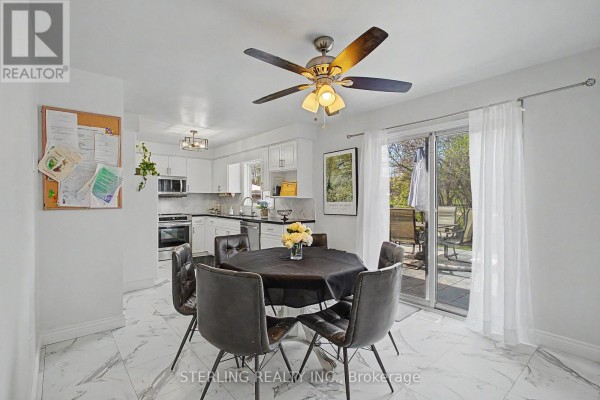 Family room - 72 Sunforest Drive, Brampton, ON L6Z3Z5 Photo 3