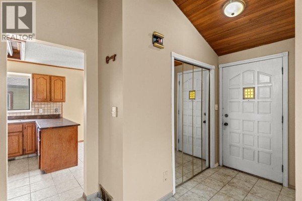 4pc Bathroom - 72 Templeson Way Ne, Calgary, AB T1Y5P9 Photo 4