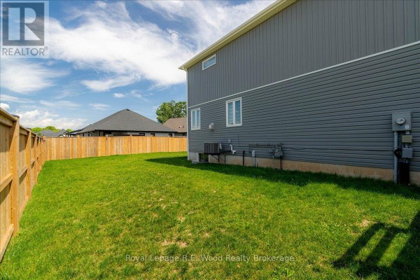 Kitchen - 72 Trailview Drive E, Tillsonburg, ON N4G0K1 Photo 5