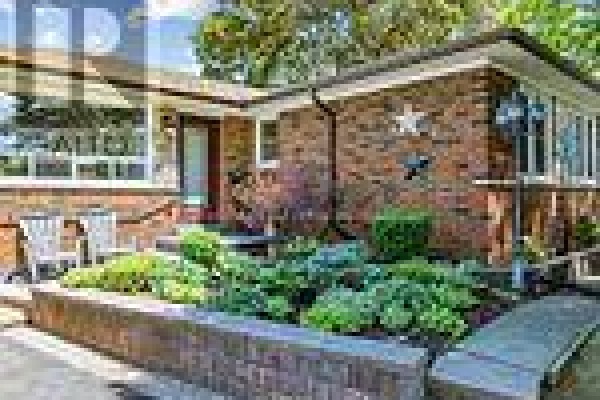 72 Woodgarden Crescent, Toronto, ON, photo 2