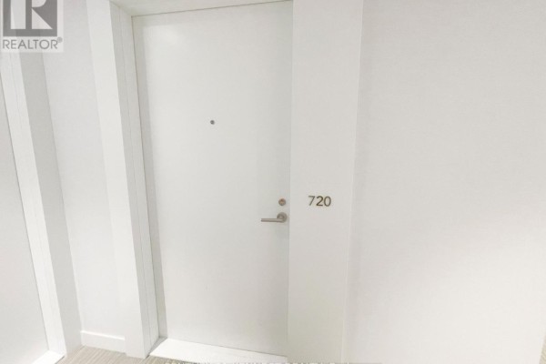 Den - 720 - 238 Simcoe Street, Toronto, ON M5T1T4 Photo 5