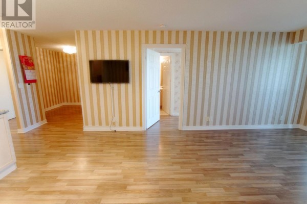 720 - 33 Cox Boulevard, Markham, ON L3R8A6 Photo 5