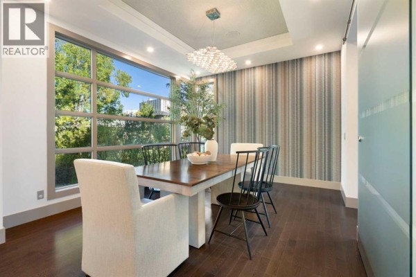 2pc Bathroom - 720 33a Street Nw, Calgary, AB T2M2Z1 Photo 5