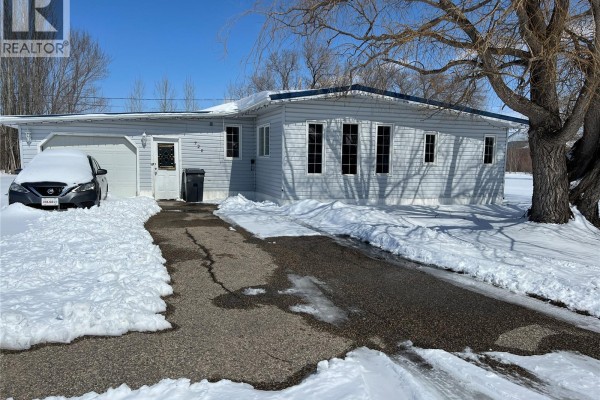 720 Maple Drive, Esterhazy, SK, photo 2