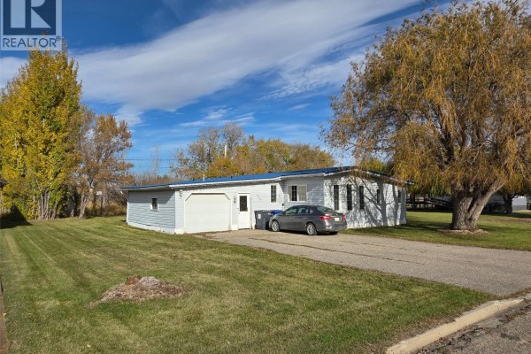 720 Maple Drive, Esterhazy, SK, photo 3