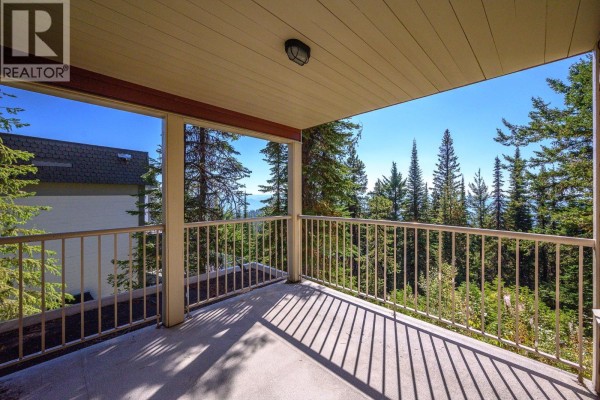 Primary Bedroom - 720 Monashee Court, Silver Star, BC V1B0S5 Photo 4