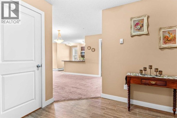 Dining room - 7202, 403 Mackenzie Way Sw, Airdrie, AB T4B3V7 Photo 4