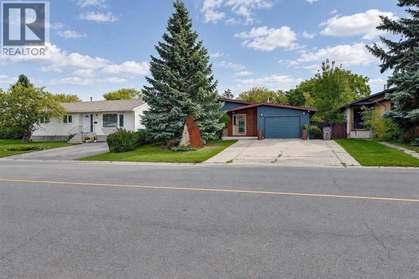 Bedroom - 7205 Patterson Drive, Grande Prairie, AB T8V5A2 Photo 3
