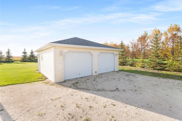 Recreation room - 72054 43 Road E, Beausejour, MB R0E0C0 Photo 3